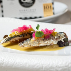 Very Small Sardines in Olive Oil 12/16 pcs RCE Seleccion 1920 112g Tin | Sardinillas en Aceite de Oliva 12/16 Pc RCE Seleccion 1920 115g