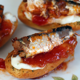 Small Sardines in Olive Oil 16/20 pcs La Brujula 115g Tin | Sardinillas en Aceite de Oliva 16/20 Pc La Brujula 115g - La despensa